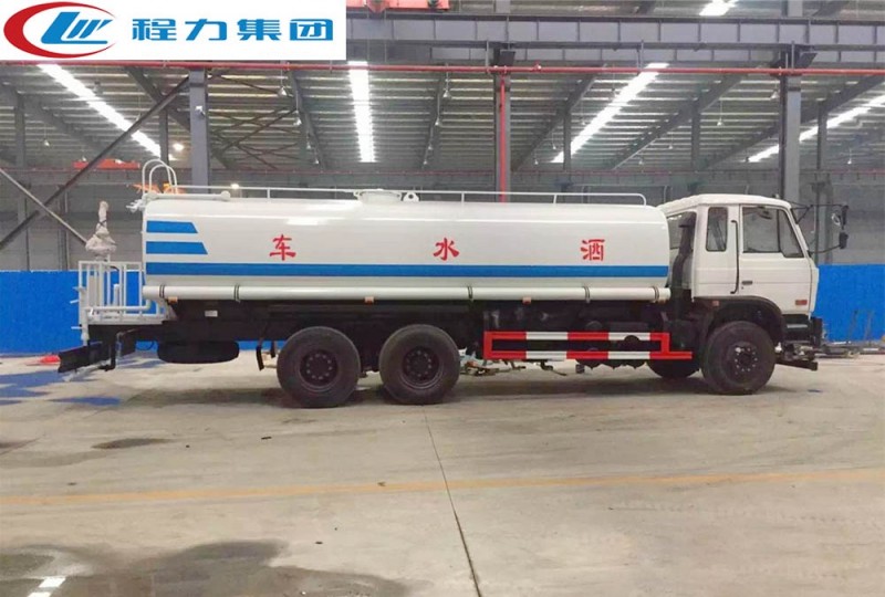 東風(fēng)153后八輪灑水車（18-22方）