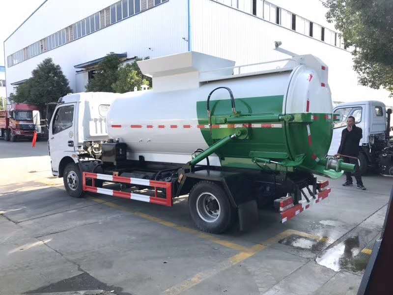 東風(fēng)大多利卡6方餐廚垃圾車