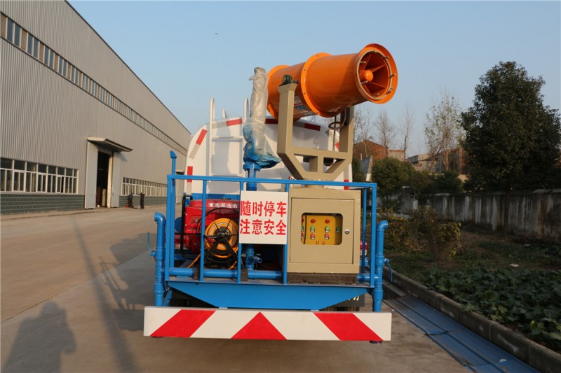 東風多利卡(3方)綠化噴灑車 東風多利卡(3方)綠化噴灑車圖片