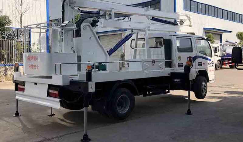 東風多利卡雙排12米藍牌高空作業車 東風多利卡雙排12米藍牌高空作業車圖片