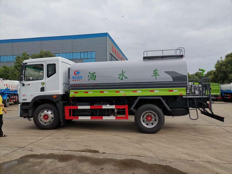 國六東風D9灑水車圖片